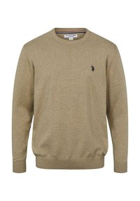 Beige crewneck trui gemaakt van zacht gebreid materiaal, met een klein zwart logo op de linkerkant van de borst en geribde manchetten en zoom.