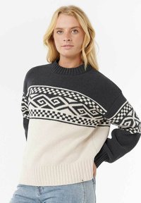Maglione lavorato a maglia caratterizzato da un collo rotondo, design a blocchi di colore in grigio scuro e crema, con un motivo geometrico in bianco e nero sulla parte anteriore.