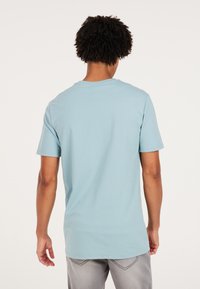 Thumbnail Image 3