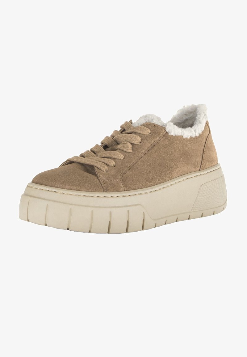 Beige Wildlederschuhe mit einem flauschigen weißen Fellfutter am Kragen, Schnürdesign und einer stabilen weißen Gummisohle mit gerippter Textur.