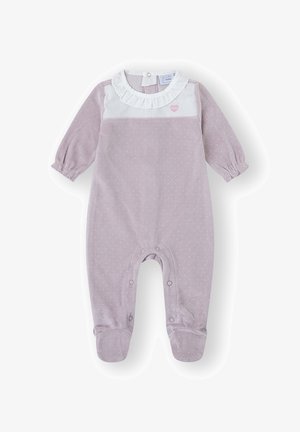 Body de bebé lila con lunares, cuello blanco con volantes, mangas largas y cierres de broche en la parte inferior para facilitar el vestir y el cambio de pañales.