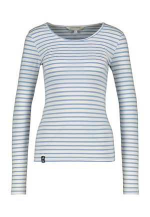 Eng anliegendes Langarmshirt mit horizontalen hellblauen und weißen Streifen und einem kleinen schwarzen Etikett am unteren Saum.