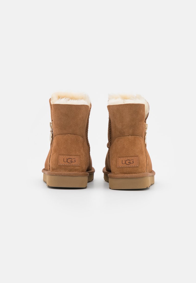 ugg basse avec noeud
