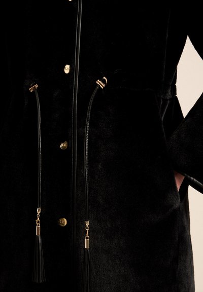 Luisa Spagnoli SPACE - Cappotto corto - nero