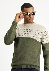 Kigili Strickpullover - medium khaki