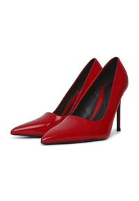 Rote Lackleder-High Heels mit spitzer Zehenpartie, schlankem Stiletto-Absatz und eleganter Gestaltung. Die Innensohle ist schwarz mit glatter Oberfläche.