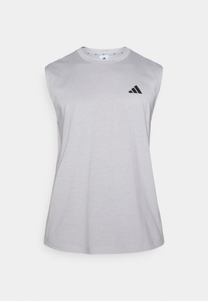 Pelēka bez piedurknēm sporta krekls no mīksta auduma ar apaļu izgriezumu kakla daļā un mazu melnu logotipu augšējā kreisajā pusē.