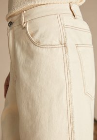 Zign Studio Džínové kraťasy - off-white