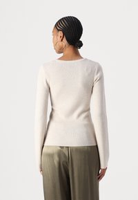 Modström HIROKI O NECK - Maglione - summer sand