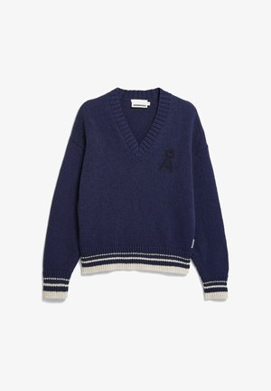 Marineblauer Strickpullover mit V-Ausschnitt, verziert mit einem gestickten Buchstaben "A" und weißen Streifen an Bündchen und Saum.