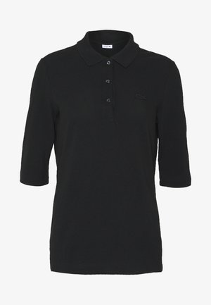 Zwarte polo met een kraag, driekwart mouwen en zwarte knopen. Heeft een klein geborduurd logo op de borst. Gemaakt van katoen.