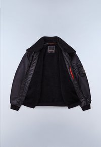 Černá bomber bunda s vlněným interiérem a velkým límcem. Má žebrované manžety a kapsu na rukávu, s brandingem na štítku.