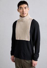 Επιλέχθηκε, sand