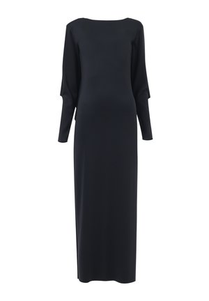 Zwarte, lange mouw, maxi-jurk gemaakt van soepele stof. Heeft een rechte snit en een lichte bootnek met details van zijsplitten.