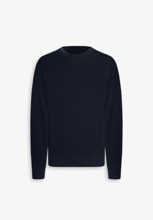 Marineblauer Pullover mit Rundhalsausschnitt und langen Ärmeln, mit gerippten Bündchen und Saum, flach auf weißem Hintergrund dargestellt.
