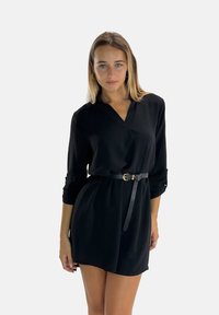 Unselected, schwarz