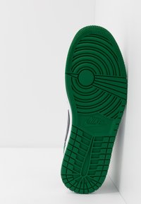 Jordan AIR JORDAN 1 LOW - Sapatilhas - pine green/black/white