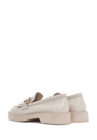 Derimod Scarpe senza lacci - creme
