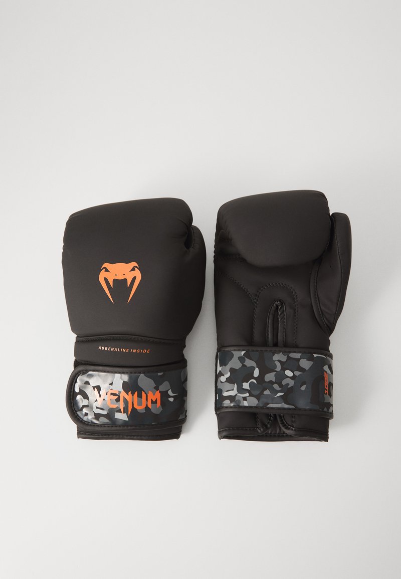 Venum - DEFENDER CAMO BOXING GLOVES UNISEX - Rokavice za boks - black/orange, Povečajte