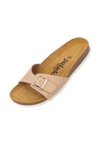 Sandalo scivoloso beige con una fascia larga, fibbia in metallo, soletta in sughero sagomata e suola in gomma bianca. Tessuto morbido e design minimalista.