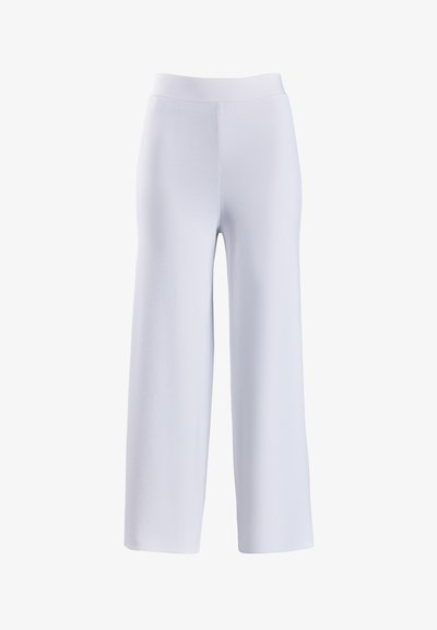 Hlače širokih nogavic iz mehke bele tkanine, z elastičnim pasom. Oblikovanje nima žepov in ima gladko, tekočo teksturo.