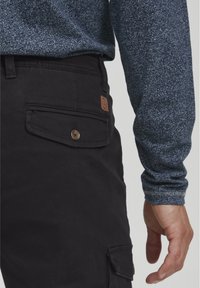 11 Project PRGALLUS REGULAR FIT - Cargobroek - black