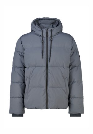 Grijze gewatteerde winterjas met capuchon, ritssluiting aan de voorkant, trekkoorden, zijzakken en geribde mouwen, weergegeven op een witte achtergrond.