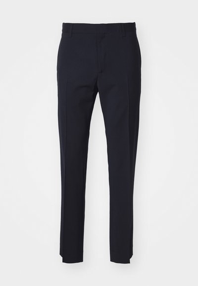 Pantalones de corte tailored en color marino, confeccionados en tela tejida, con frente plano, presillas para cinturón y piernas rectas. Sin patrones visibles ni herrajes.