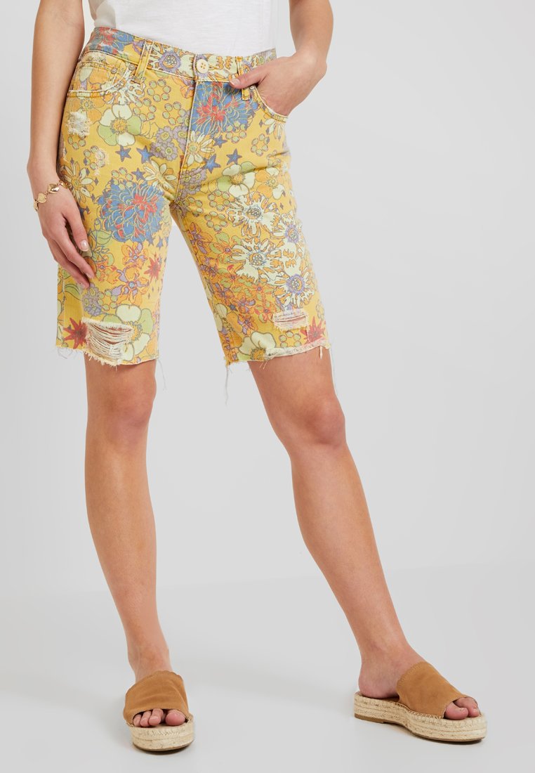 alani printed cutoff shorts