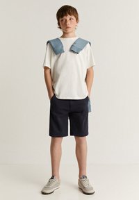 Scalpers OUTFITTERS - Shorts vaqueros - navy