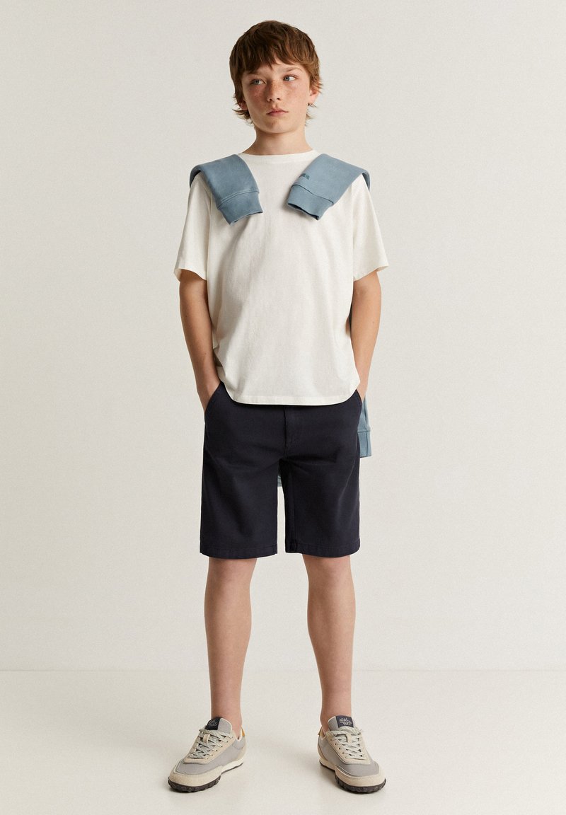 Scalpers OUTFITTERS - Shorts vaqueros - navy
