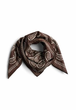 Bandana marron avec motifs cachemire blancs et points, plié sur fond blanc.