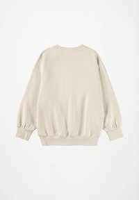 Bežový pulóver so zaobleným výstrihom, dlhými rukávmi, zberanými manžetami a voľným strihom. Hladká textúra, jednofarebný, minimálne značkovanie.