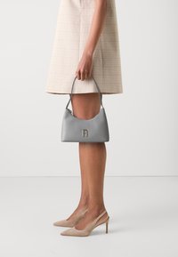 Furla DIAMANTE MINI SHOULDER BAG - Handtasche - cenere