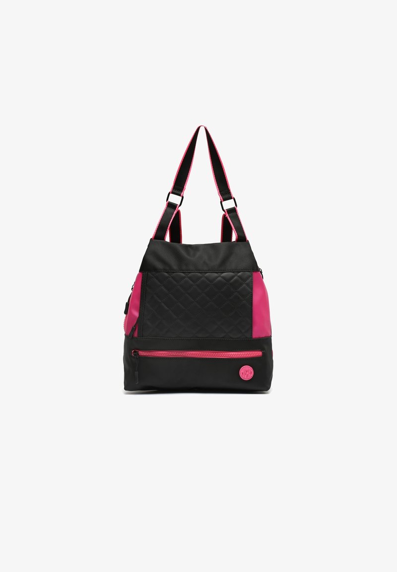 Zwarte en roze tote bag met een gequilt ontwerp, verstelbare schouderbanden, een ritssluiting aan de voorkant en ronde logodetails. Geweven oppervlak.