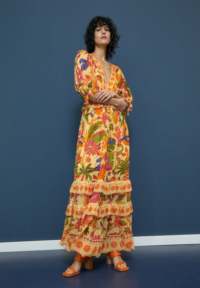 Farm Rio RIO TAPESTRY DRESS Maxikleid rio tapestry yellow