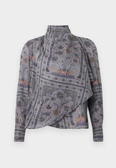 Szürke mintás hosszú ujjú blúz magas gallérral. Finom virág- és állatmintákkal díszített, redőzött textúrával és áramló sziluettel.