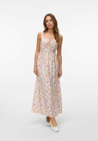 Vero Moda VMJASMINE LANGES - Maxiklänning - snow white