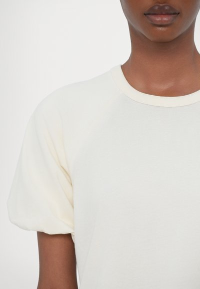 CLOSED WIDE SLEEVE - Basic T-shirt - ivory