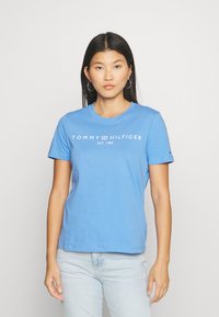 Tommy Hilfiger REGULAR FIT - Marškinėliai su spaudiniu - blue spell