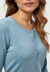 Minus MINEW LAURA CARDIGAN - Kofta - bounty blue melange