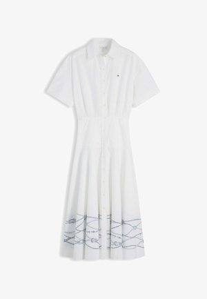 Vestito midi bianco a maniche corte con bottoni, colletto e cucitura in vita, con motivo a corda blu vicino all'orlo e piccolo logo sul petto.