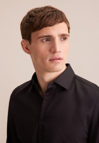 Seidensticker SLIM - Camicia elegante - black