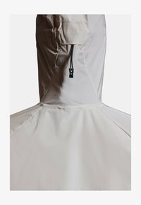 Unselected, sand   white
