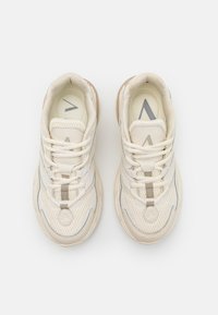 ARKK Copenhagen GRAVITY SPACE mleczny