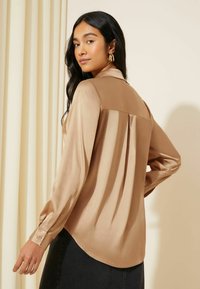 Friends Like These THROUGH-REGULAR FIT - Camicia - mushroom brown