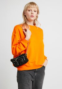 Núnoo HELENA WASHED - Handtas - black