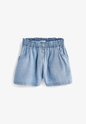 Lyseblå denimshorts med elastisk talje, to brune knapper og forlommer, lagt fladt på hvid baggrund.