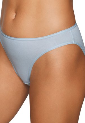 Culotte de bikini en coton bleu clair avec une texture lisse et un design minimaliste. La taille est élastique et se situe juste en dessous des hanches.