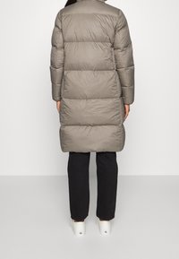 Calvin Klein Jeans Vinterfrakke - taupe